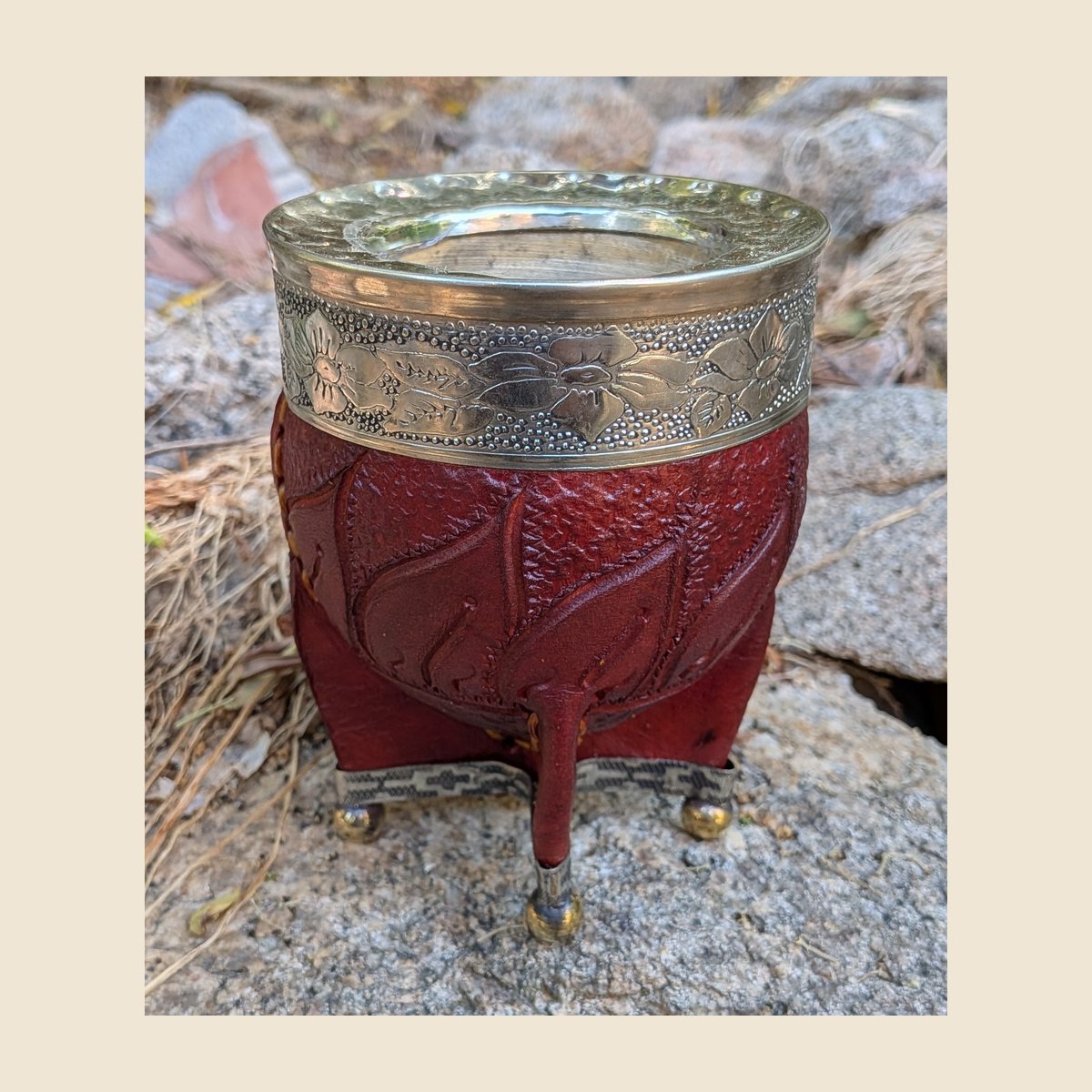 Mate Imperial, cuero repujado, virola de alpaca