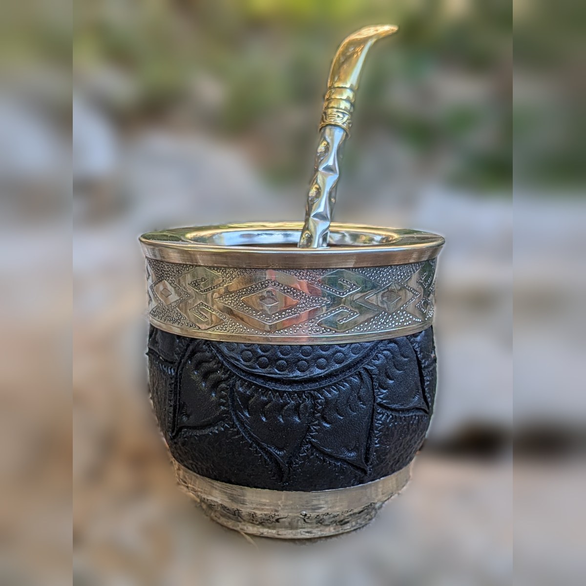 Mate Roma, cuero repujado, base y virola de alpaca
