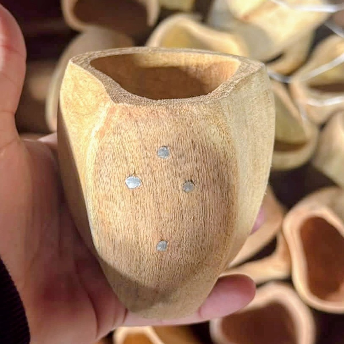 Mate Ranchero de madera tallada, ángulo 4