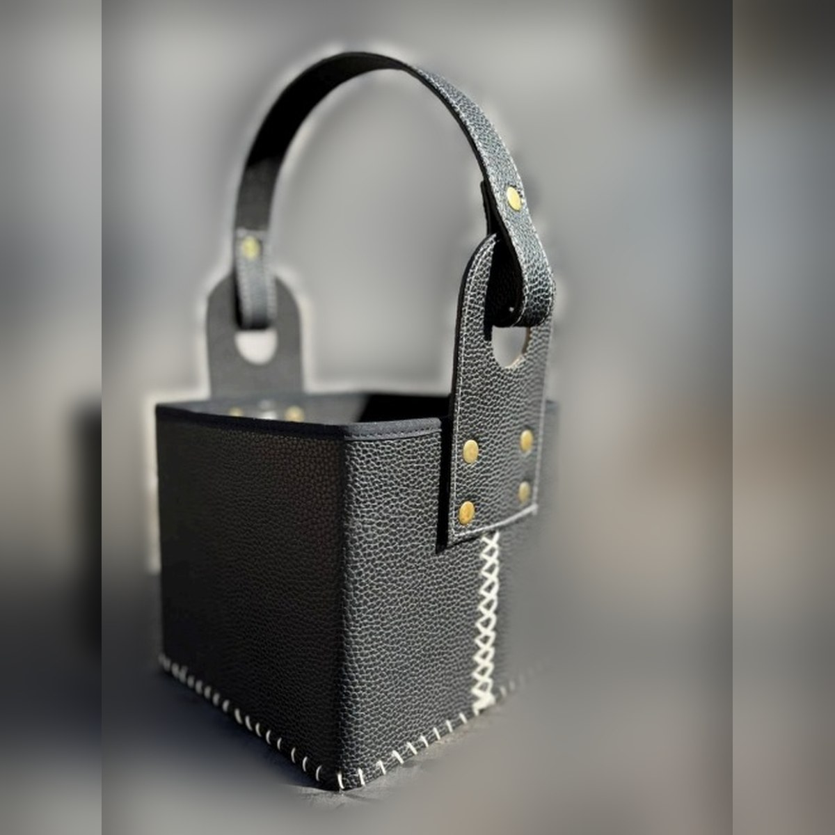 Canasta Full Black, Cuero no animal · graneada