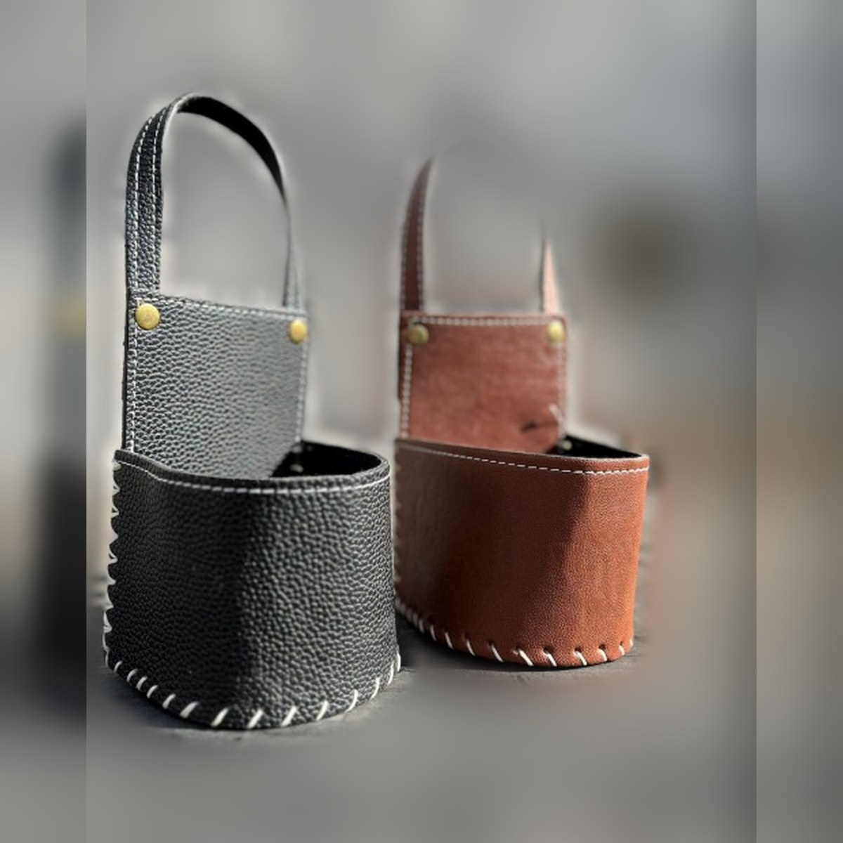 Porta Mate Negro/Suela, Cuero no animal · dos tonos