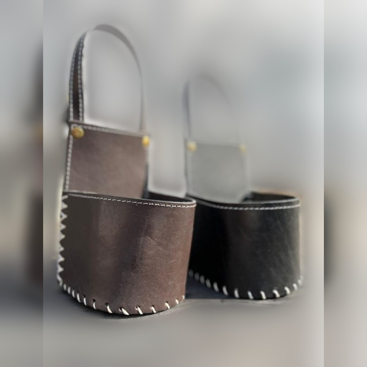 Porta Mate Cuero Legítimo, Cuero legítimo · negro