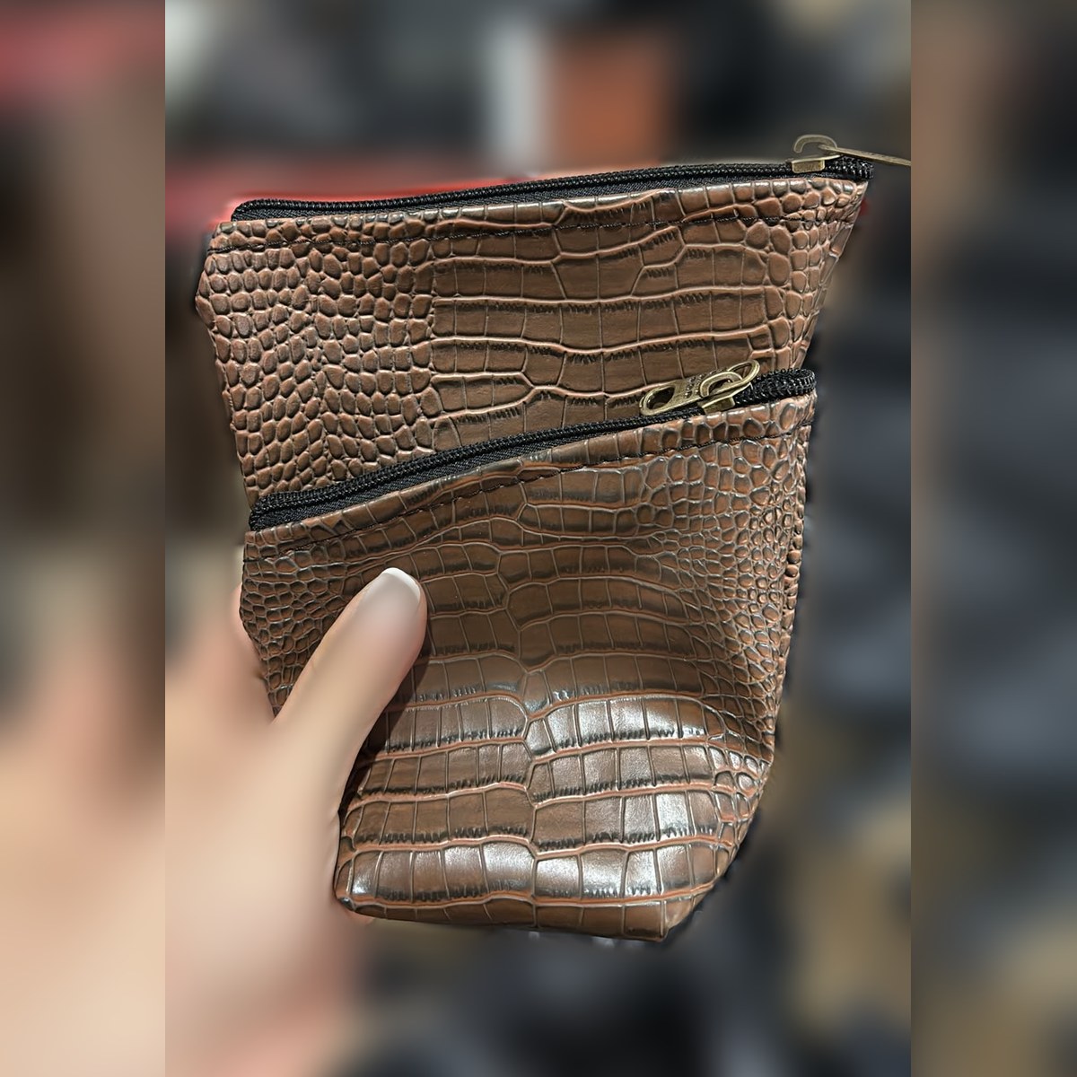 Yerbero Croco, Cuero no animal · símil croco, chocolate, ángulo 2