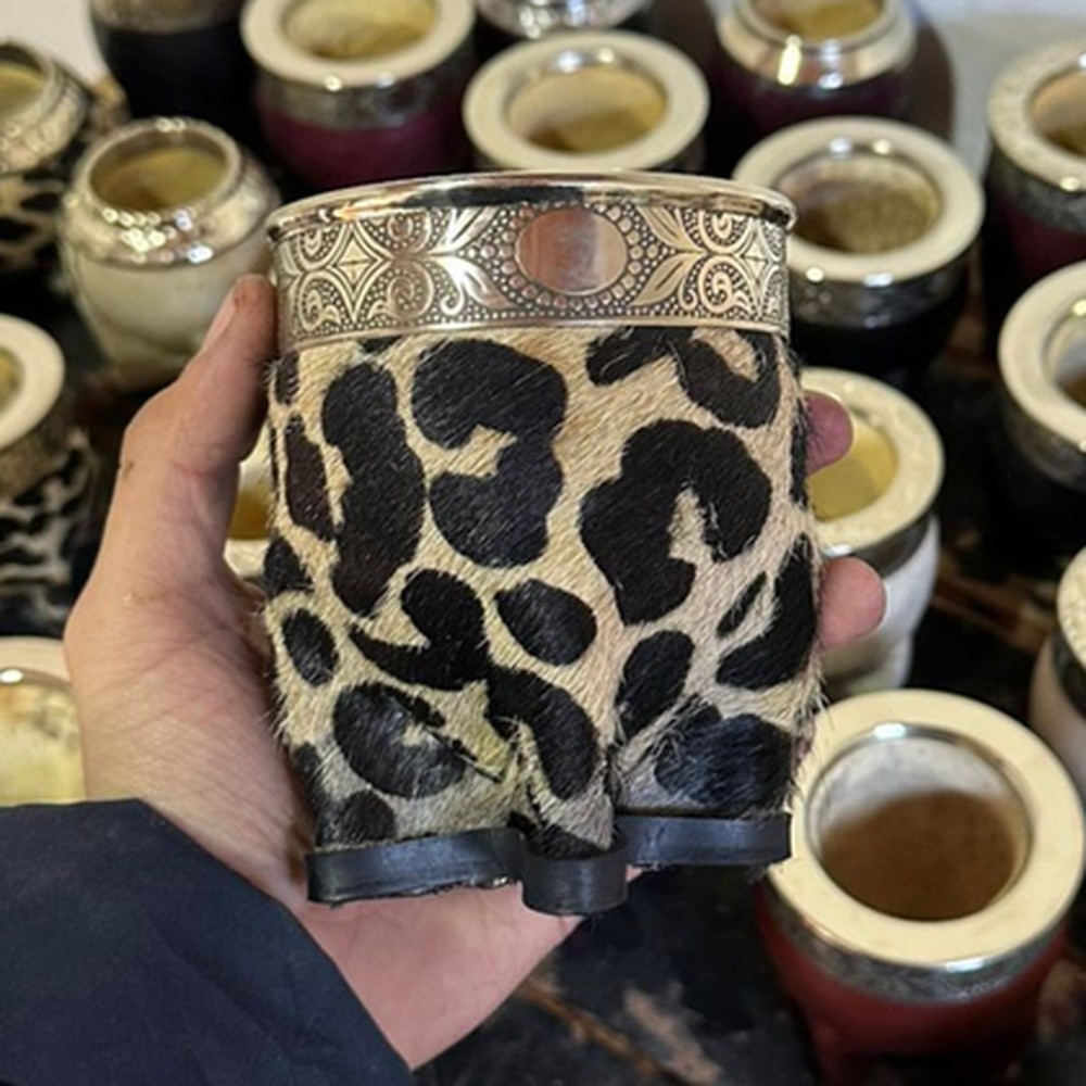 Mate Imperial animal print, cuero print, fleje alpaca, virola acero, ángulo 2