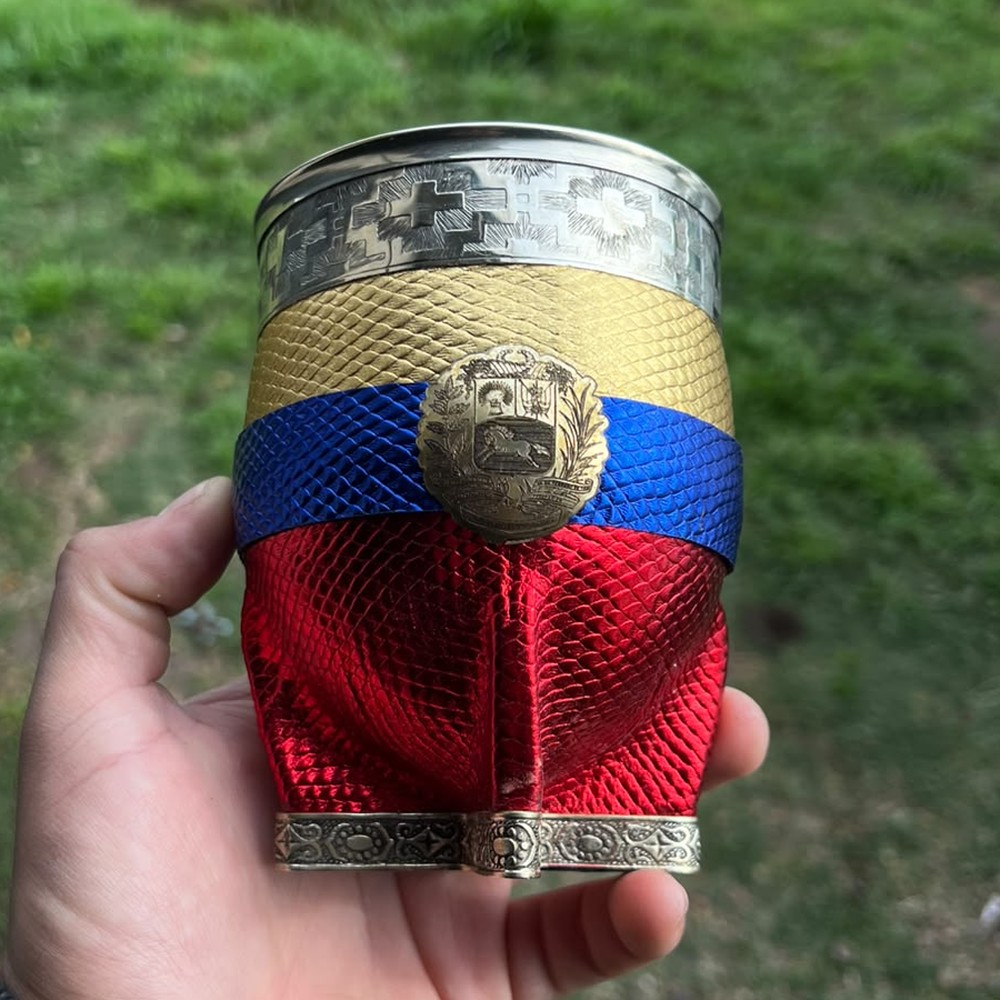 Mate Imperial Países, banderas, virola y base de alpaca, ángulo 1