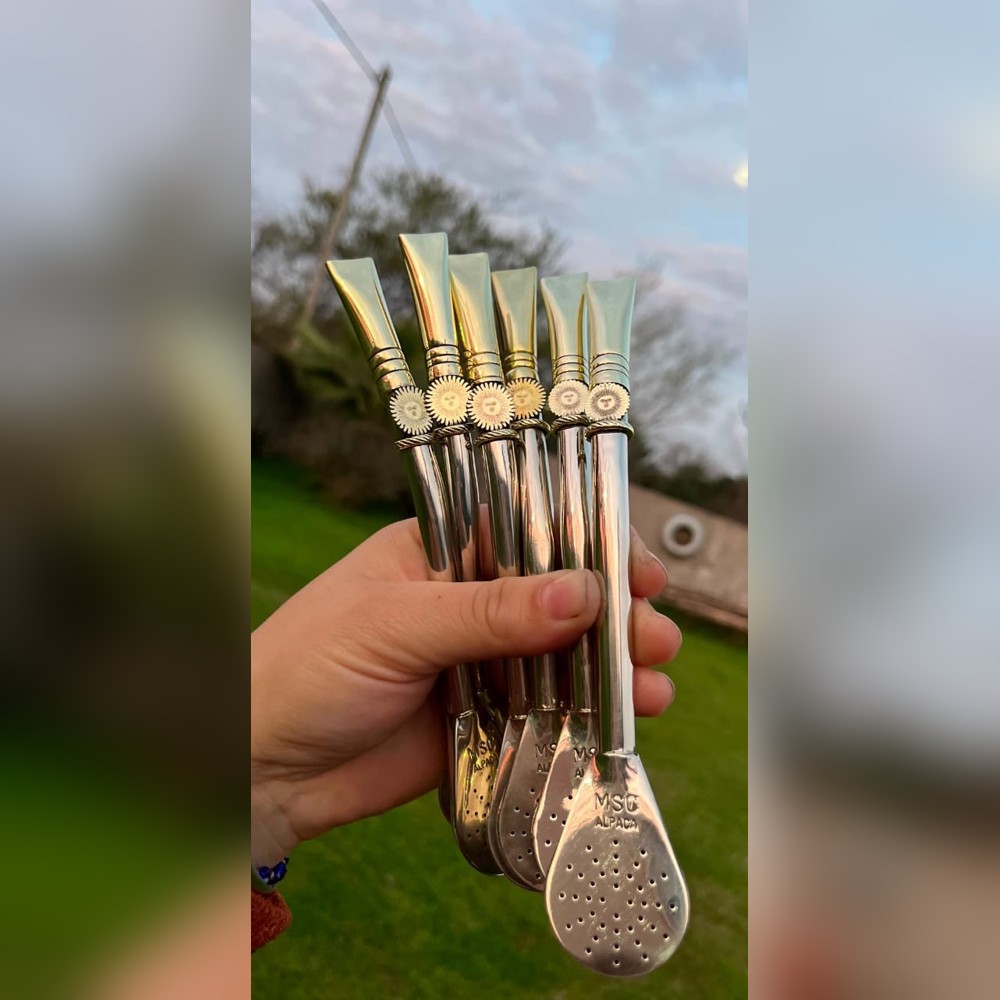 Bombillón con dije, alpaca con pico de bronce